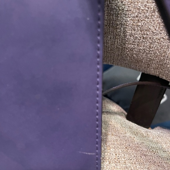 MCM Purple Crossbody Bag with Sleek Design - Picture 3 of 10